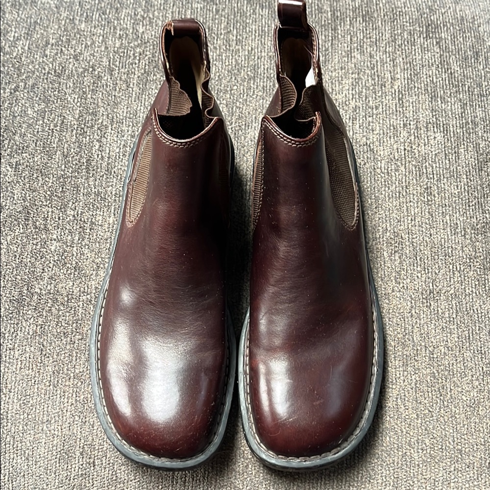 Born Men’s Brown Leather Chelsea Boots Size 10.5